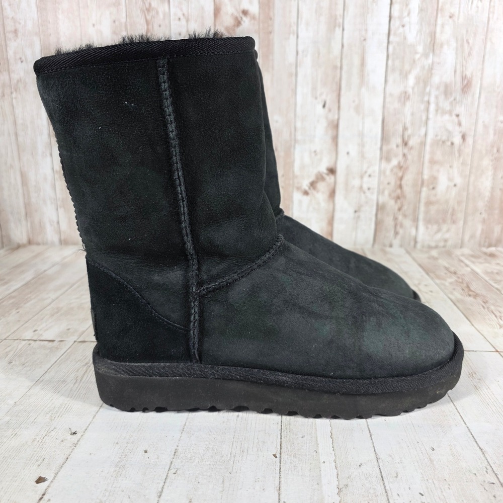 UGG Classic Short II Black Suede Sheepskin Boots 1016223 Womens 6
